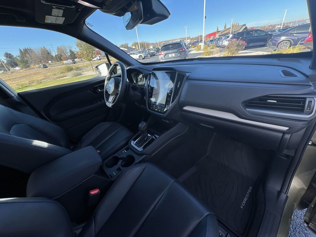 Used 2025 Subaru Forester Limited image 30