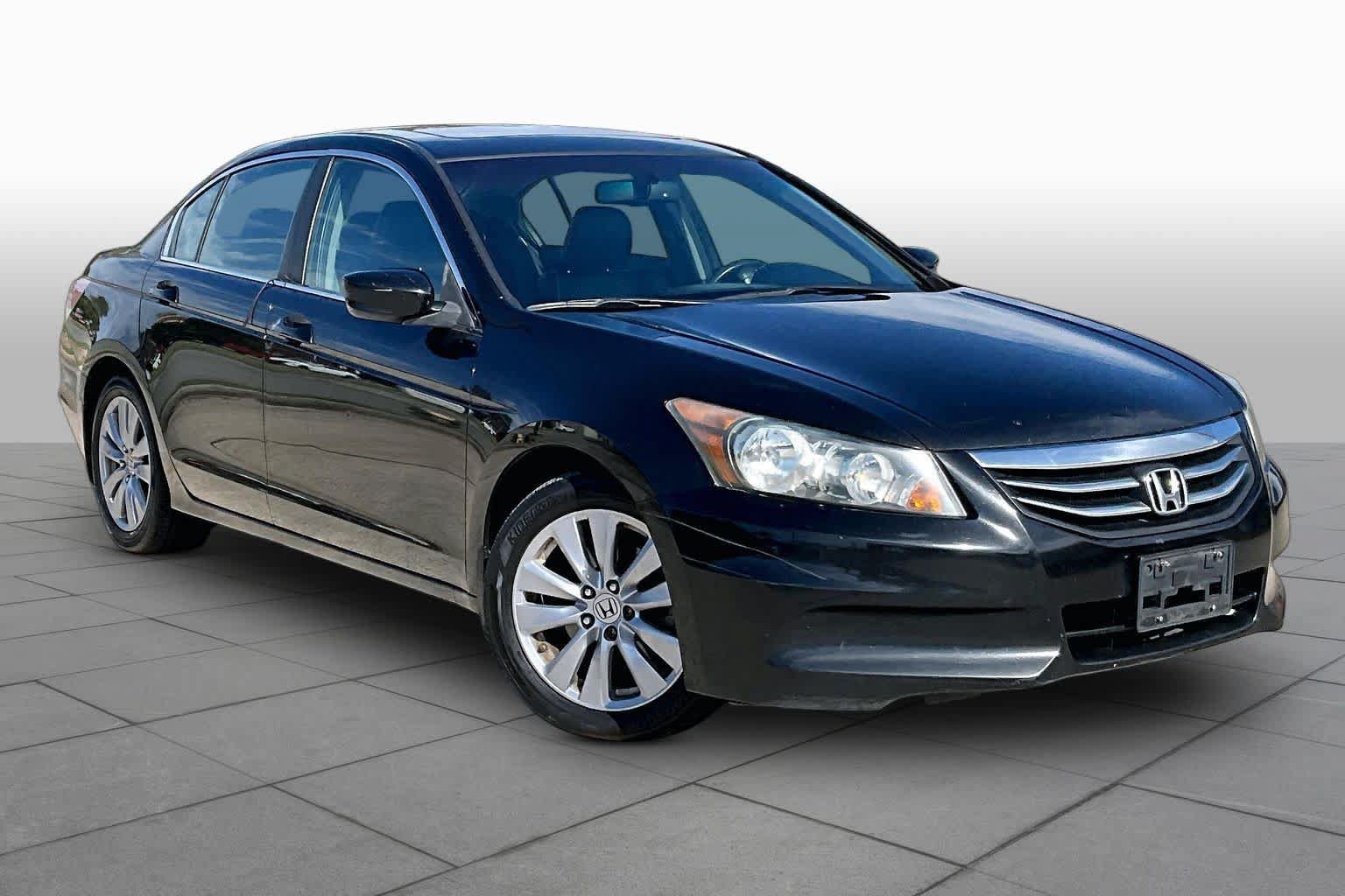 Used 2011 Honda Accord EX-L image 2