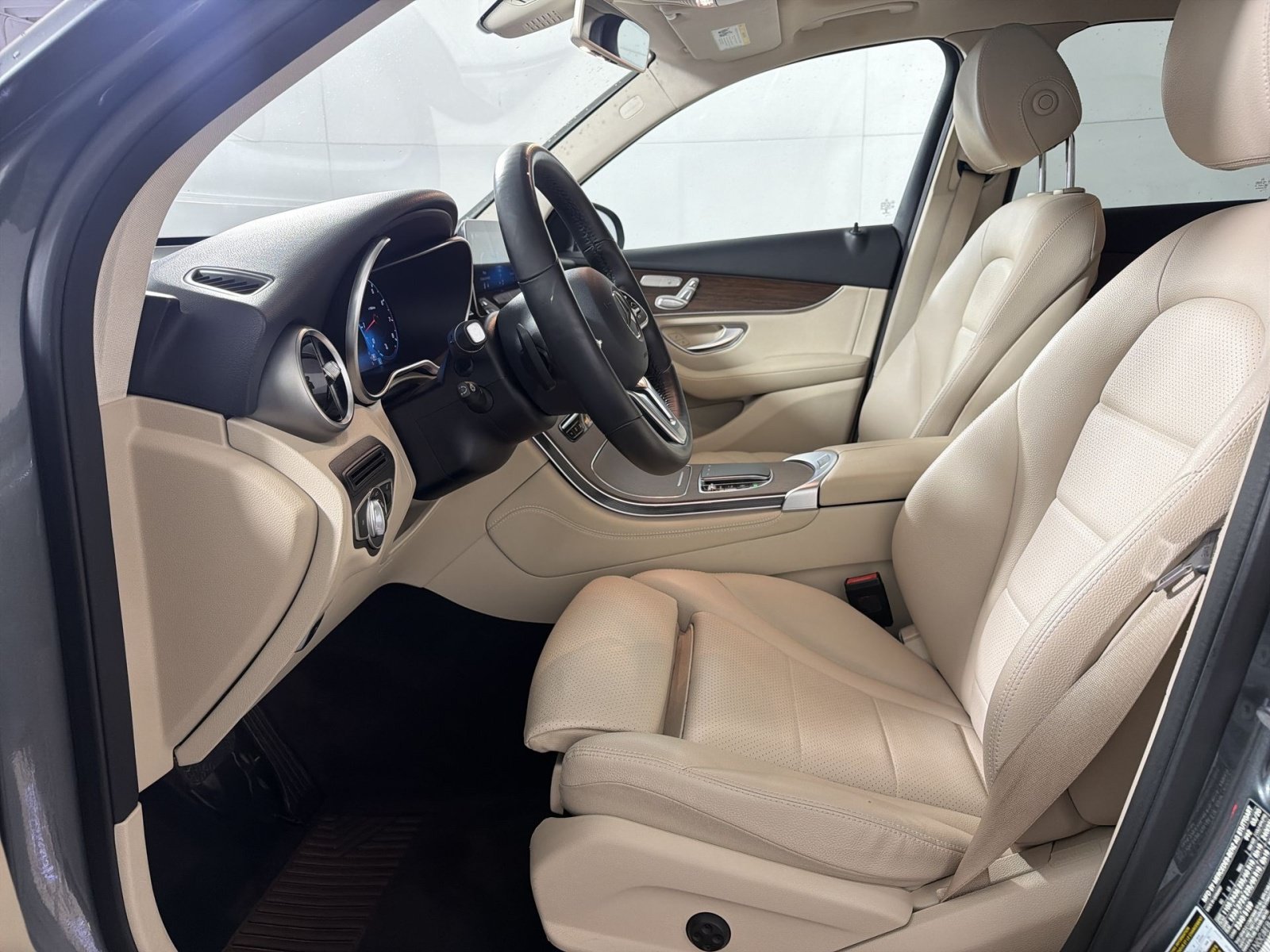 Used 2020 Mercedes-Benz GLC 300 4MATIC image 13