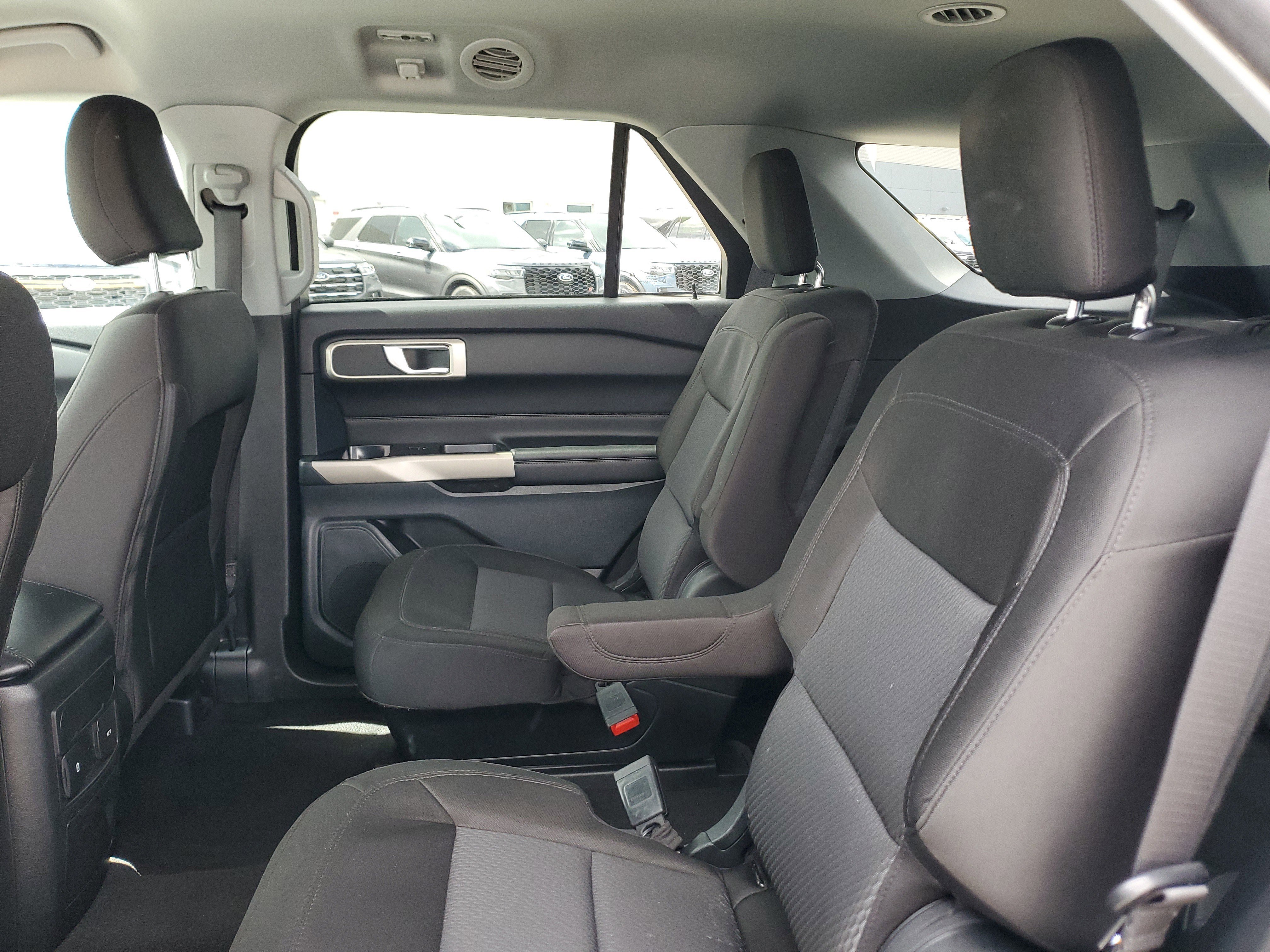 Used 2023 Ford Explorer XLT image 13