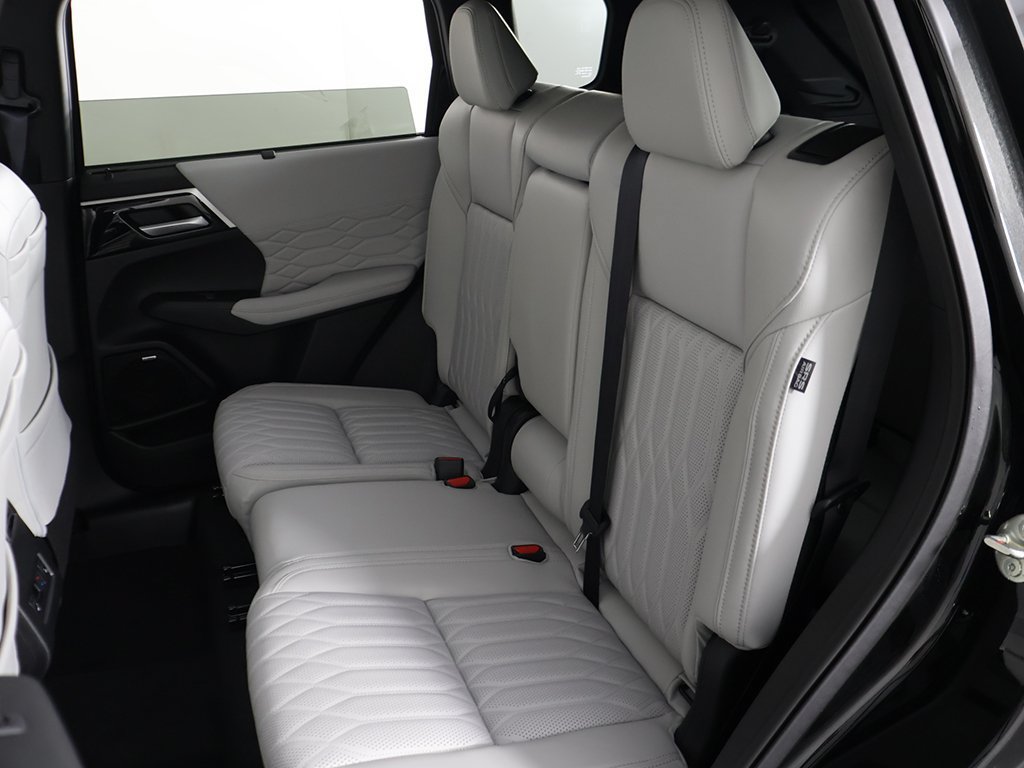 Used 2025 Mitsubishi Outlander SEL AWD/4WD image 34