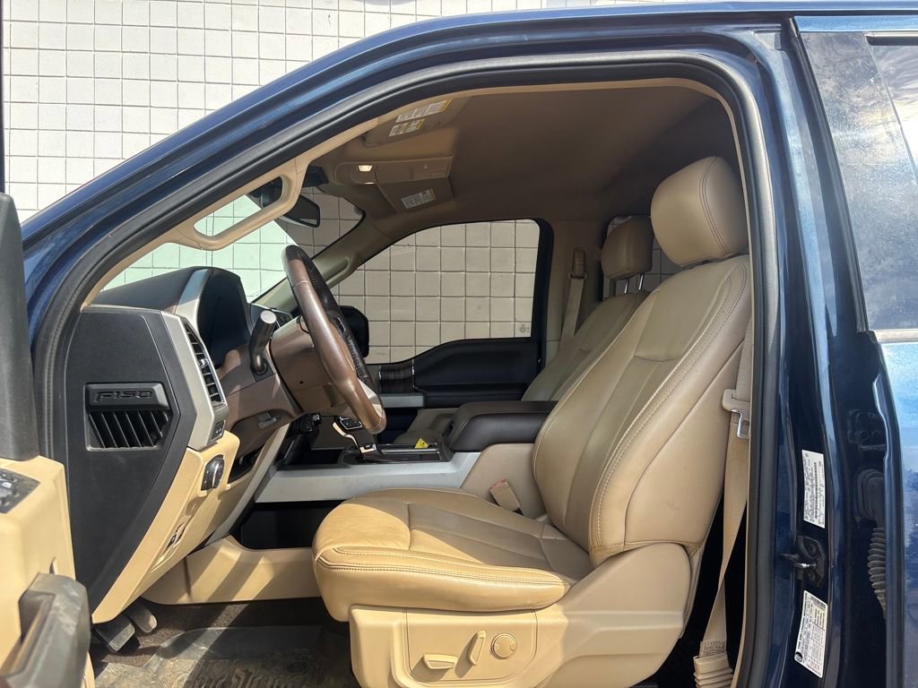Used 2019 Ford F150 Lariat image 3