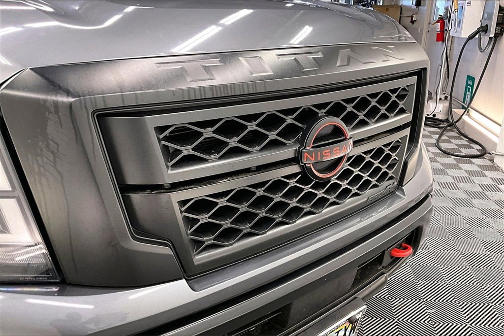 Used 2023 Nissan Titan PRO-4X image 29