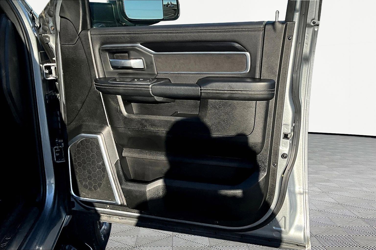 Used 2022 RAM 3500 Laramie w/ Night Edition AWD/4WD image 29