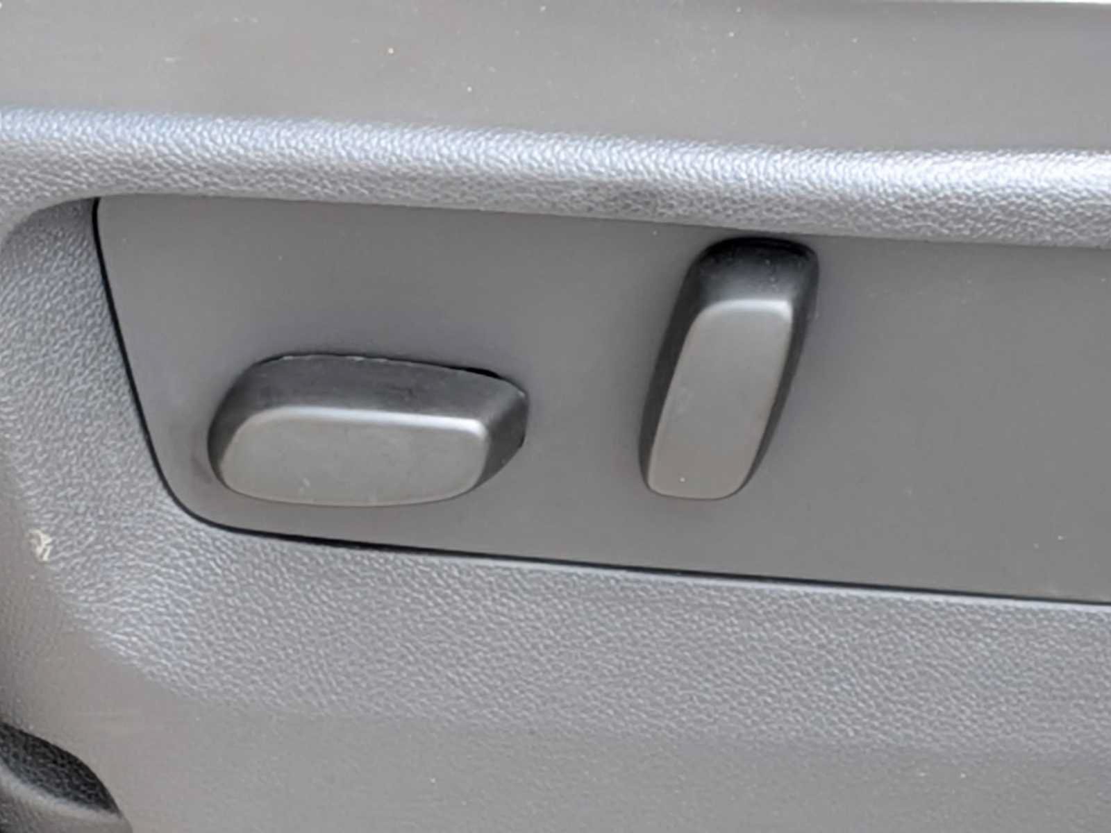 Used 2023 Buick Envision Avenir AWD/4WD image 16