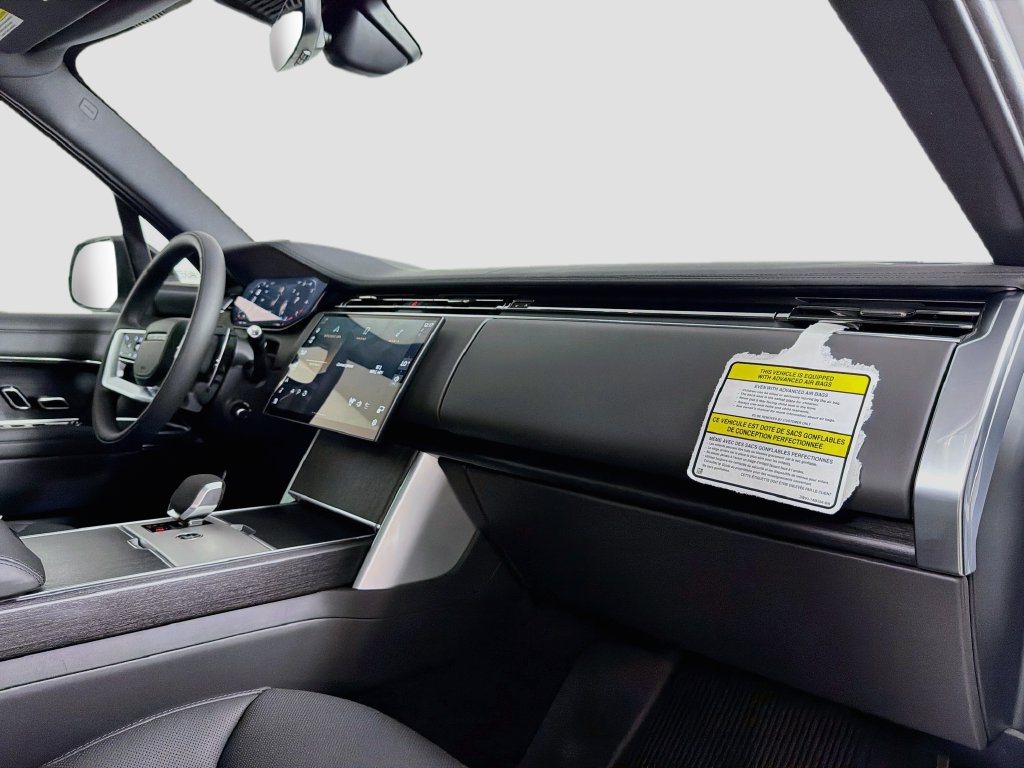 New 2026 Land Rover Range Rover Long Wheelbase SE AWD/4WD image 31