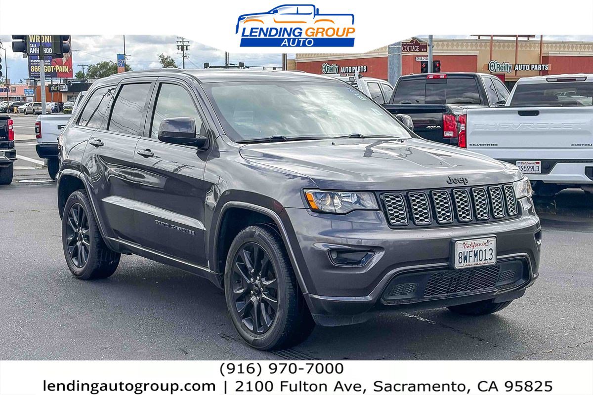 Used 2020 Jeep Grand Cherokee Altitude image 5