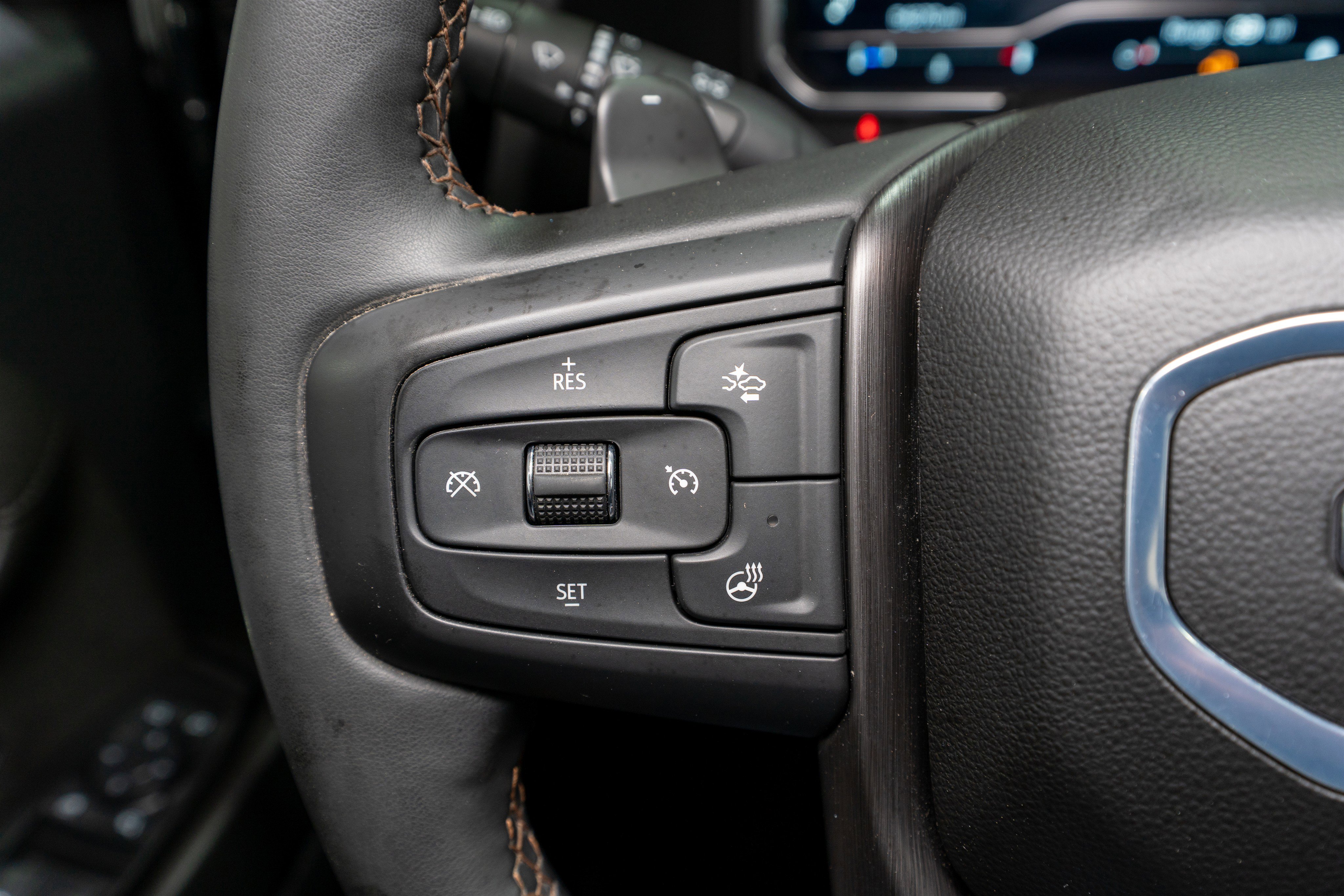 Used 2024 GMC Sierra 1500 AT4 w/ Technology Package image 32