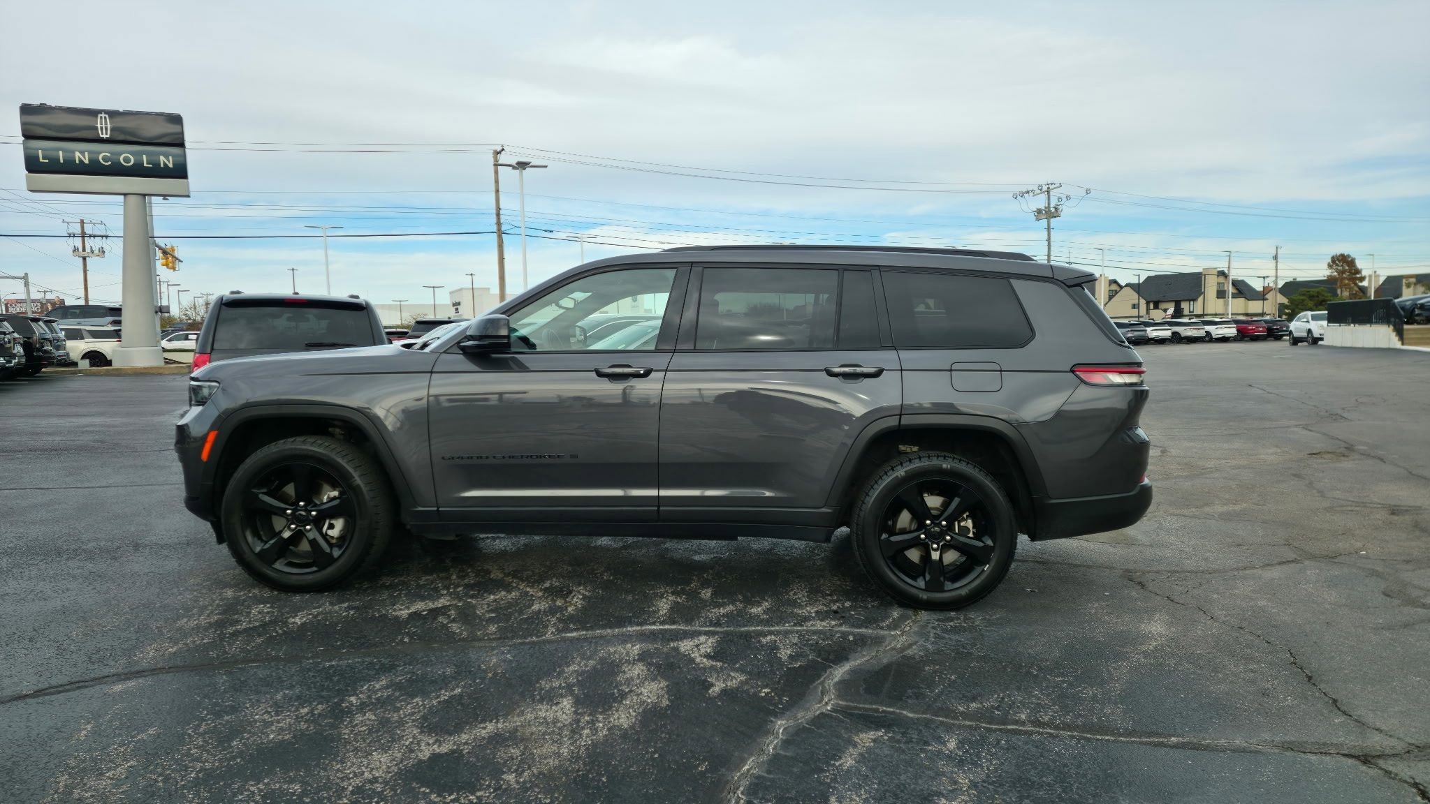 Used 2022 Jeep Grand Cherokee L Laredo image 15