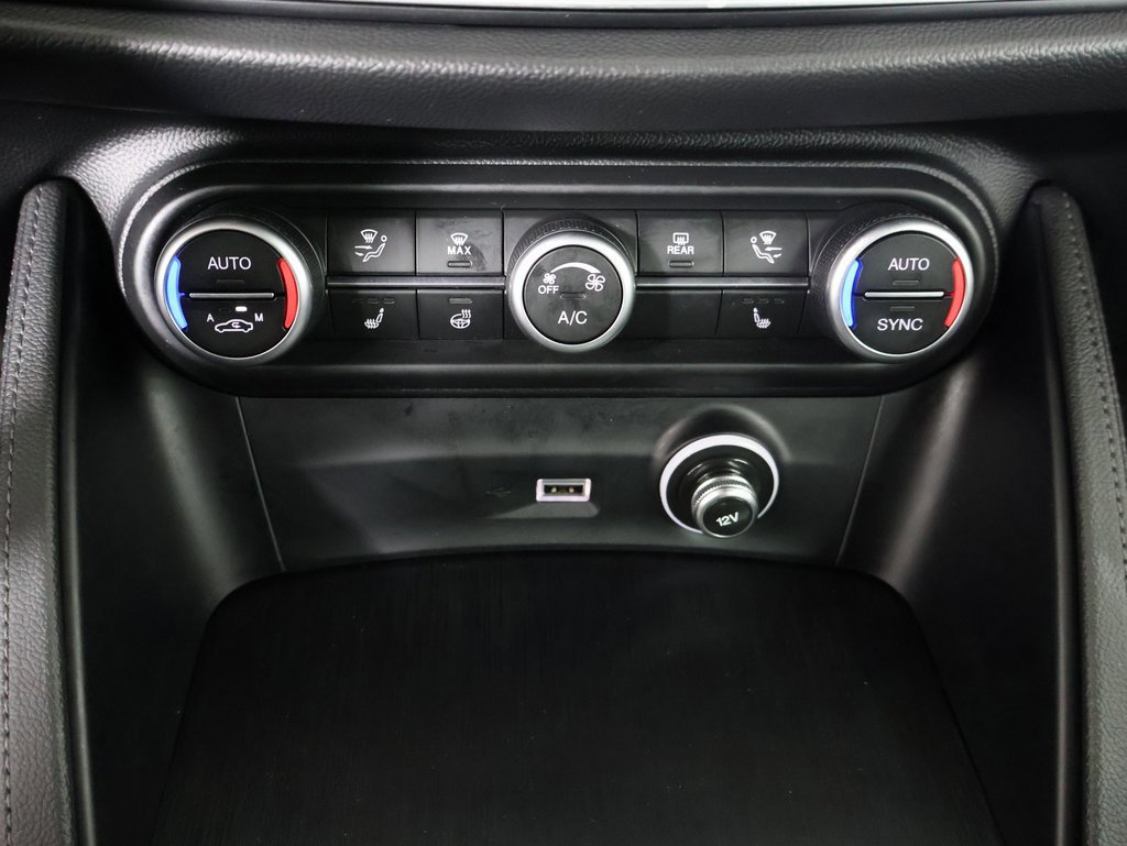 Used 2022 Alfa Romeo Stelvio Sprint image 5