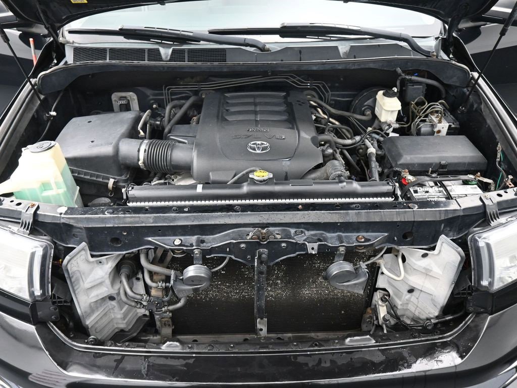 Used 2011 Toyota Tundra 4x4 CrewMax image 19