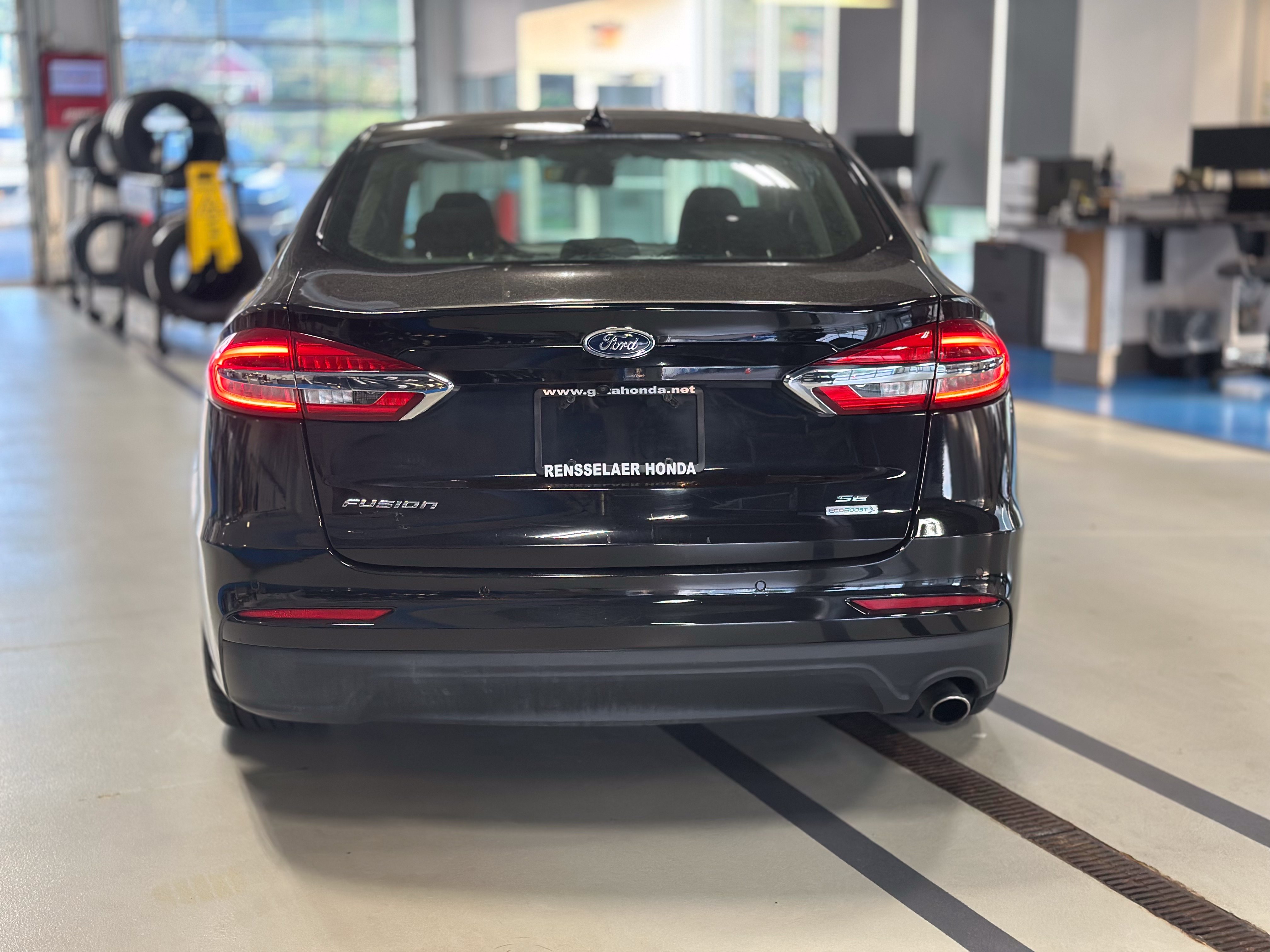 Used 2020 Ford Fusion SE FWD image 5