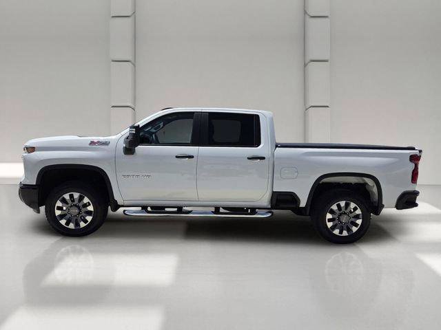 Used 2025 Chevrolet Silverado 2500 Custom AWD/4WD image 2