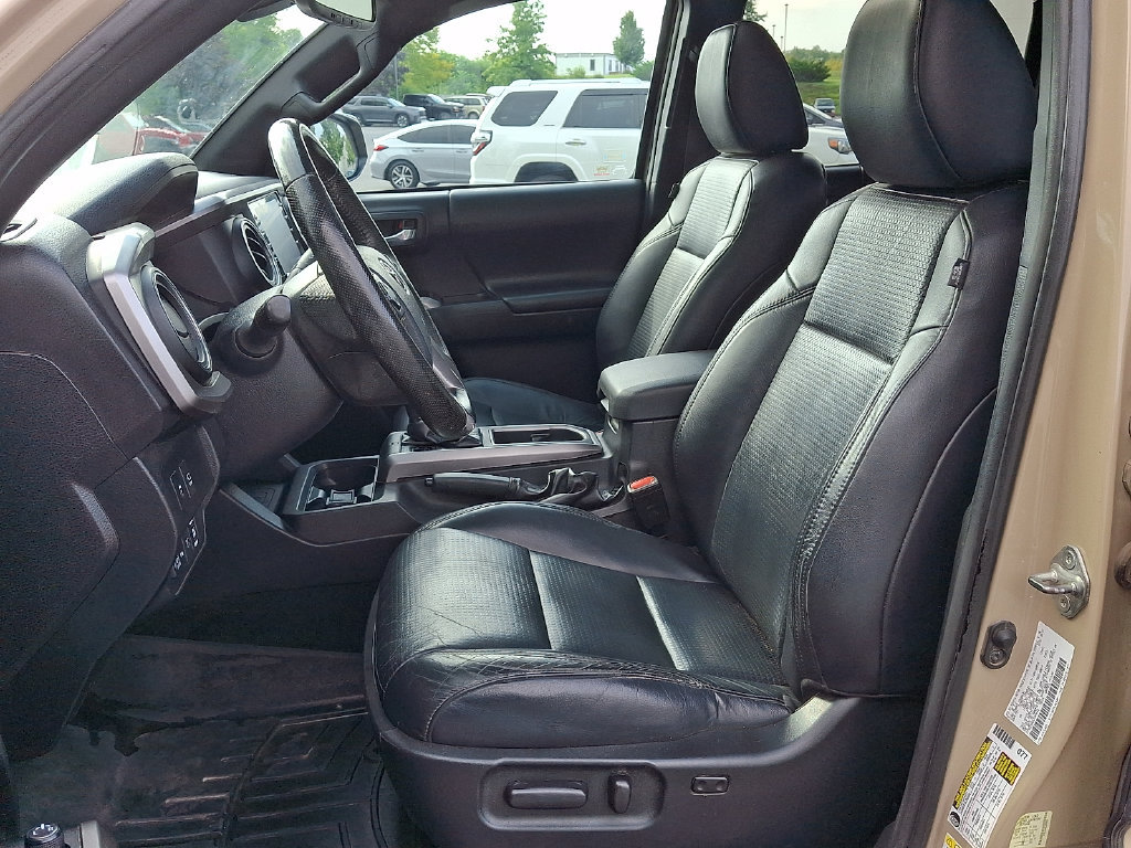 Used 2020 Toyota Tacoma Limited AWD/4WD image 15