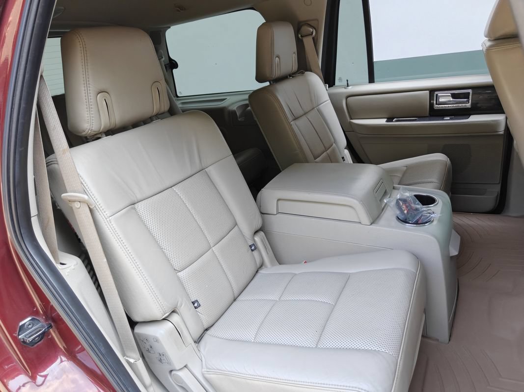 Used 2010 Lincoln Navigator 4WD image 12