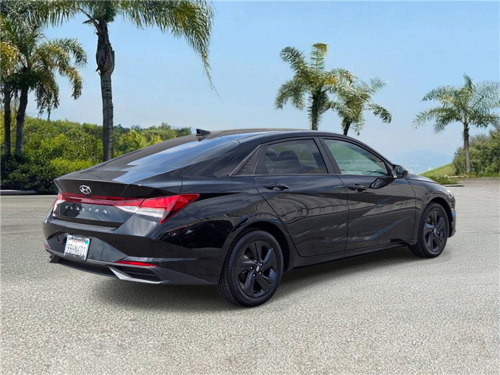 Used 2022 Hyundai Elantra SEL FWD image 4