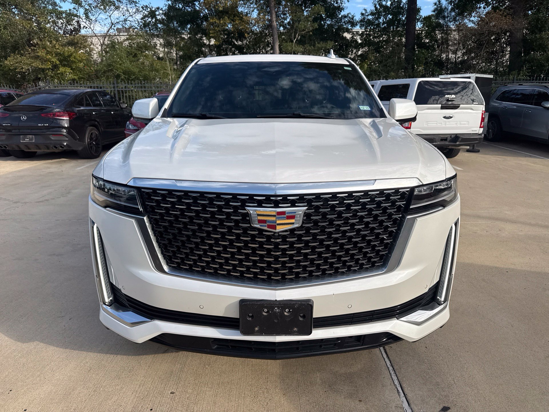 Used 2021 Cadillac Escalade ESV Premium Luxury w/ Driver Assist Tech Package RWD image 2