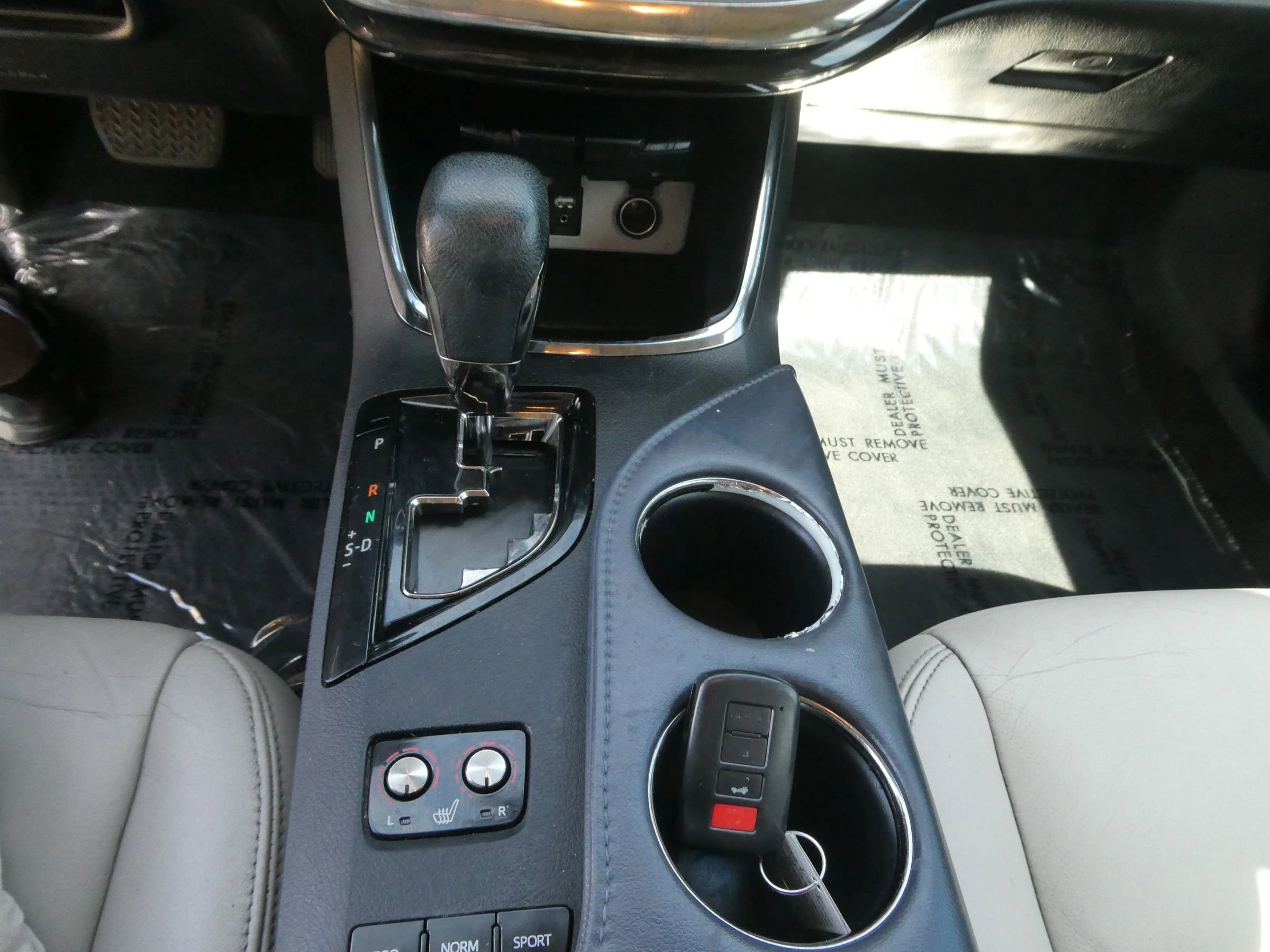 Used 2015 Toyota Avalon XLE Premium FWD image 25