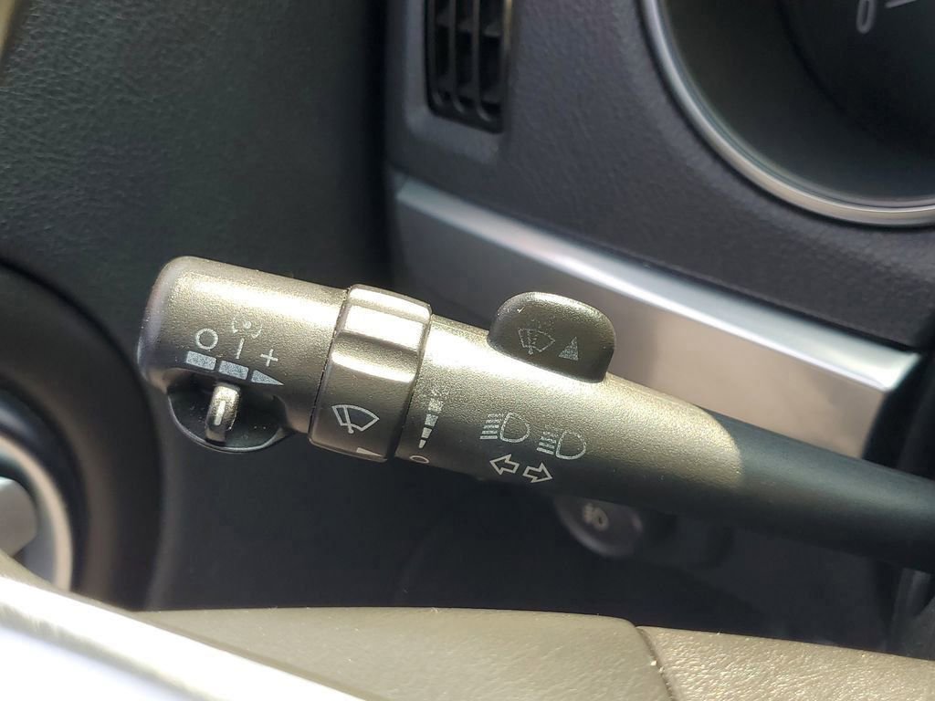 Used 2005 Chevrolet SSR image 26