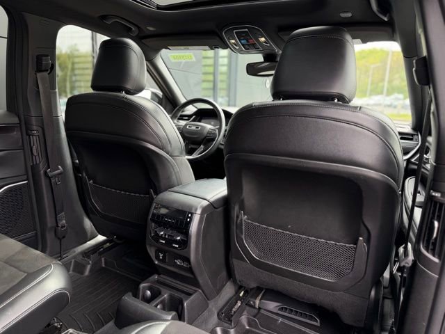 Used 2022 Jeep Grand Cherokee L Laredo AWD/4WD image 55
