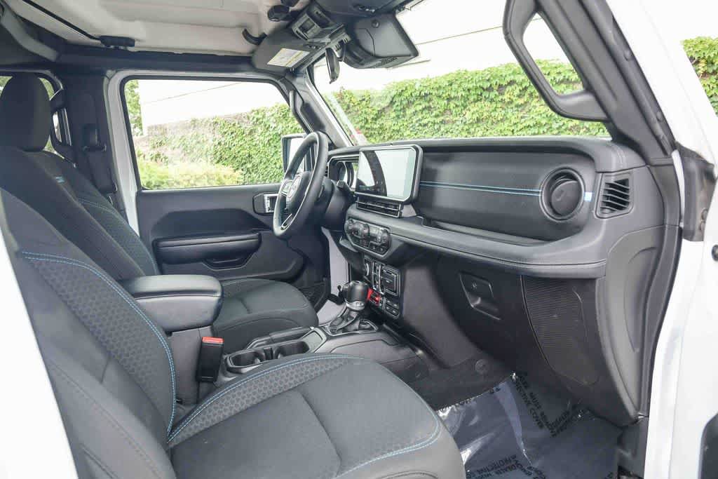 Used 2024 Jeep Wrangler Unlimited Rubicon 4xe AWD/4WD image 18
