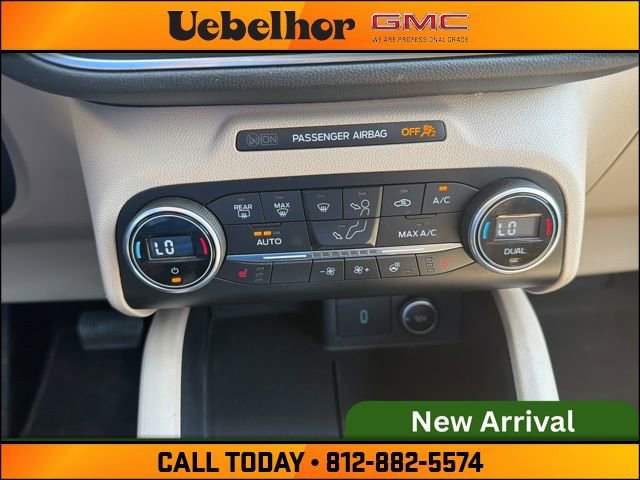 Used 2020 Ford Escape Titanium AWD/4WD image 23