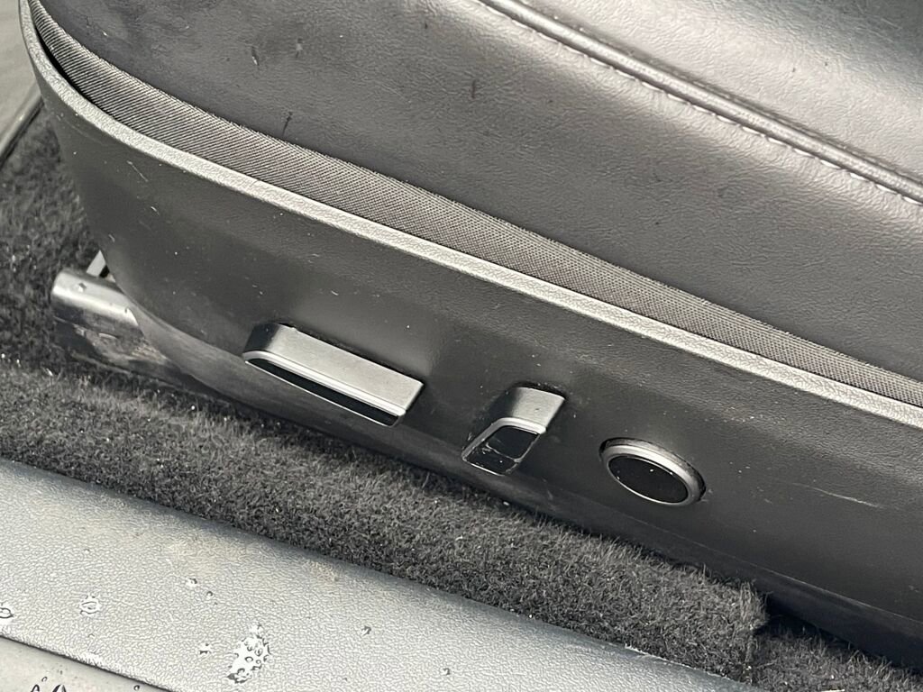 Used 2023 Tesla Model 3 Performance image 7