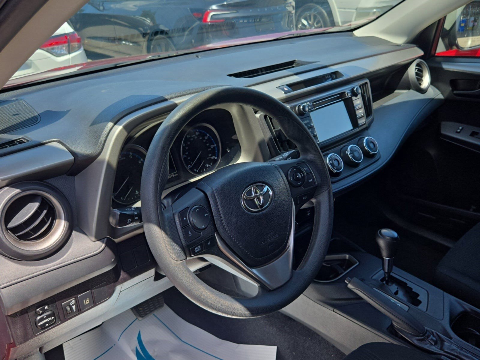 Used 2018 Toyota RAV4 LE image 11