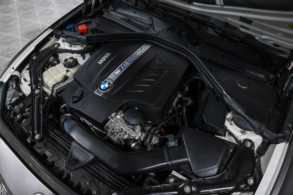 Used 2018 BMW M2 RWD image 32