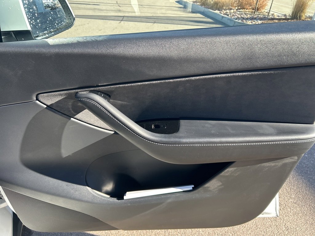 Used 2020 Tesla Model Y Performance image 35