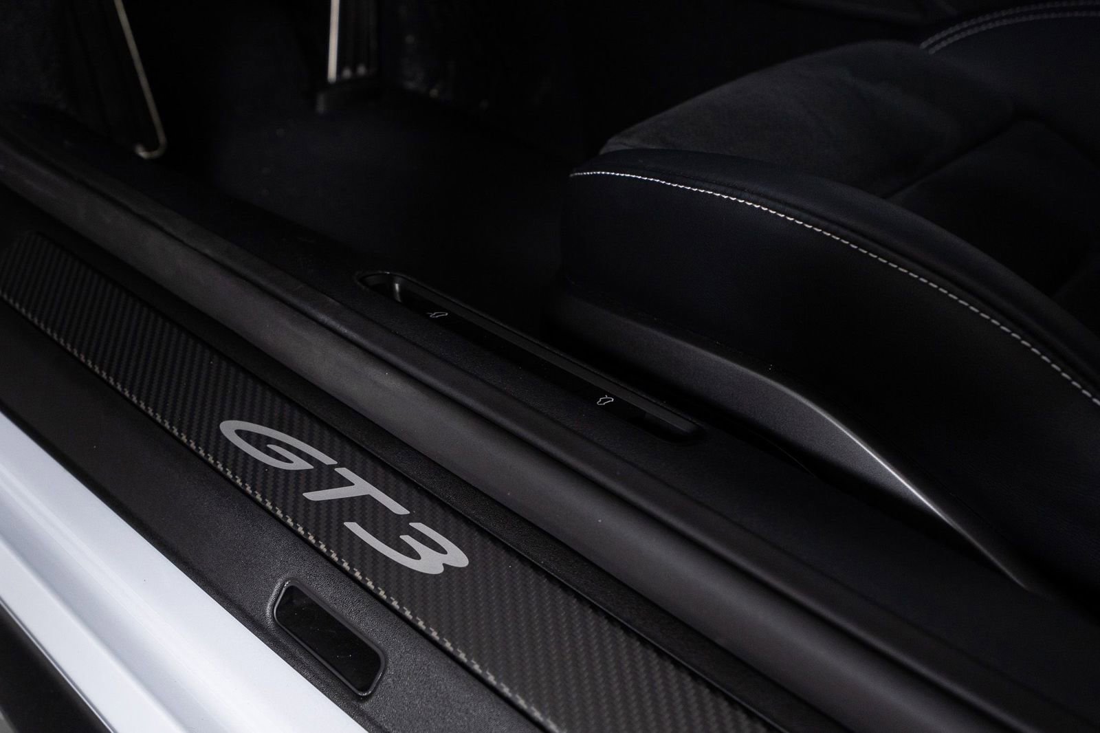 Used 2025 Porsche 911 GT3 image 24