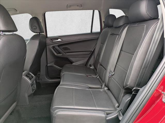 Used 2020 Volkswagen Tiguan SE image 18