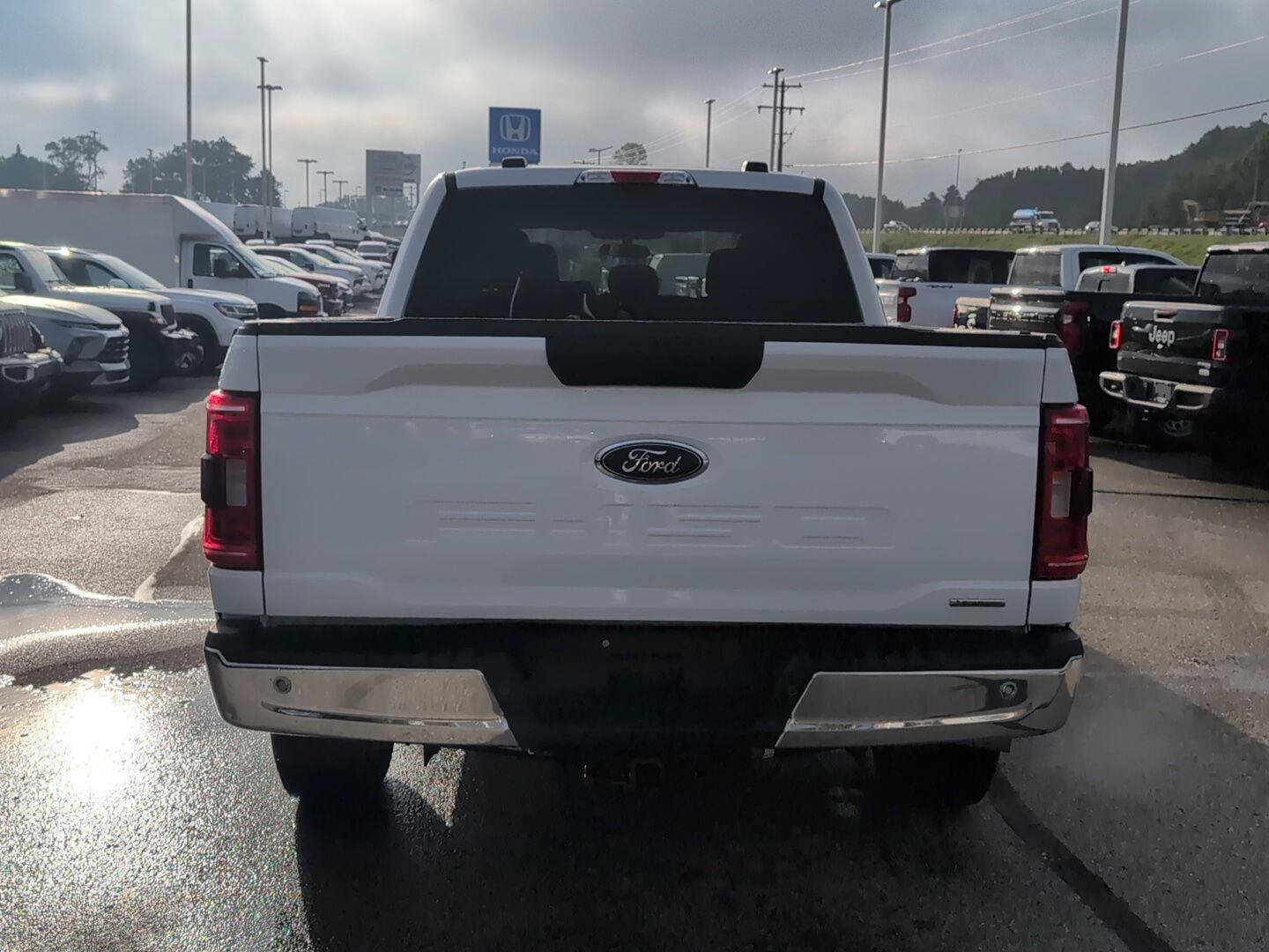 Used 2023 Ford F150 XLT AWD/4WD image 4