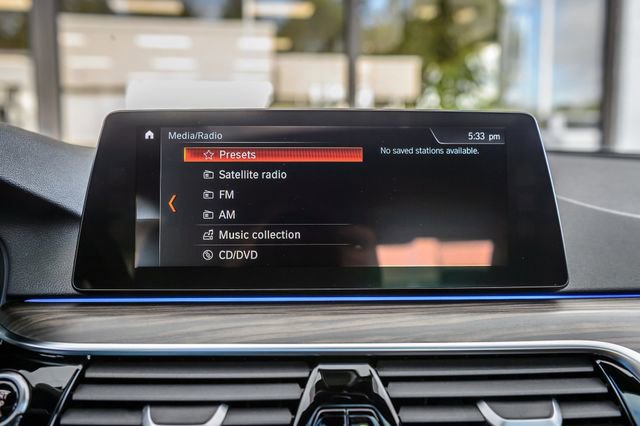 Used 2018 BMW 540i w/ M Sport Package RWD image 22
