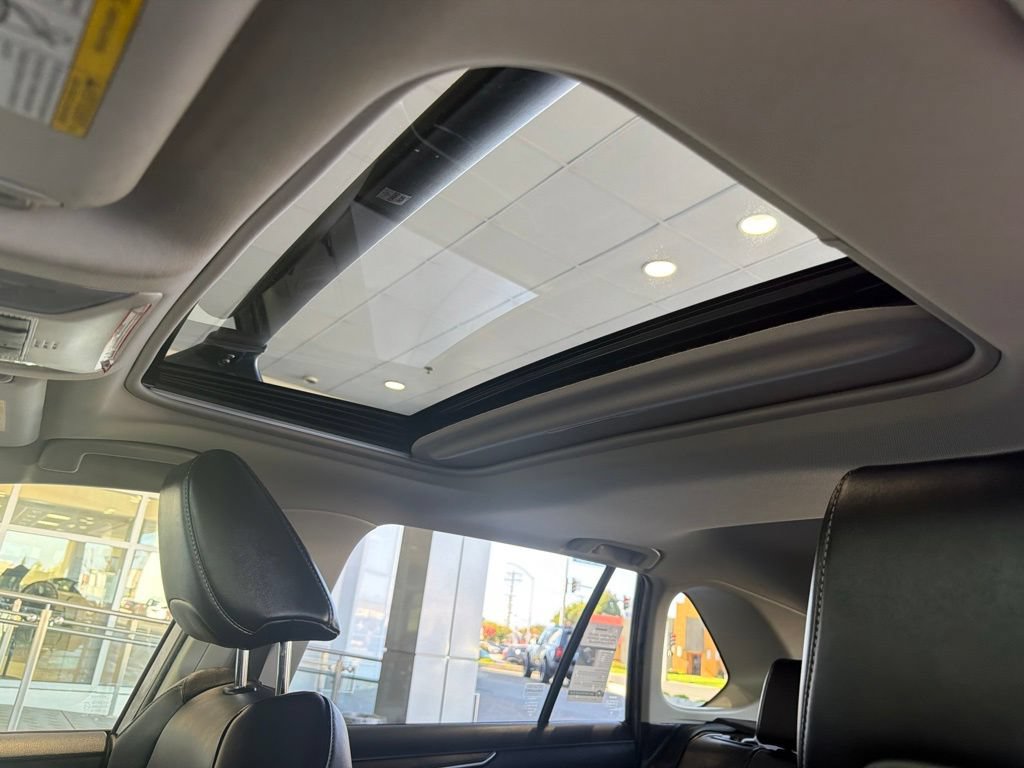 Certified 2022 Toyota RAV4 XLE Premium AWD/4WD image 23