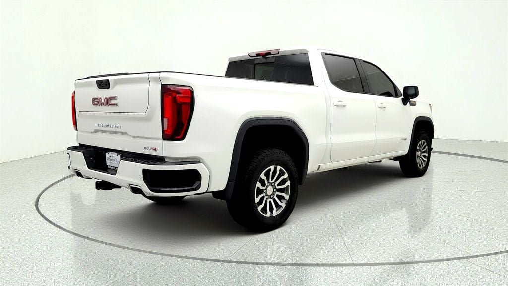 Used 2023 GMC Sierra 1500 AT4 w/ Technology Package AWD/4WD image 5