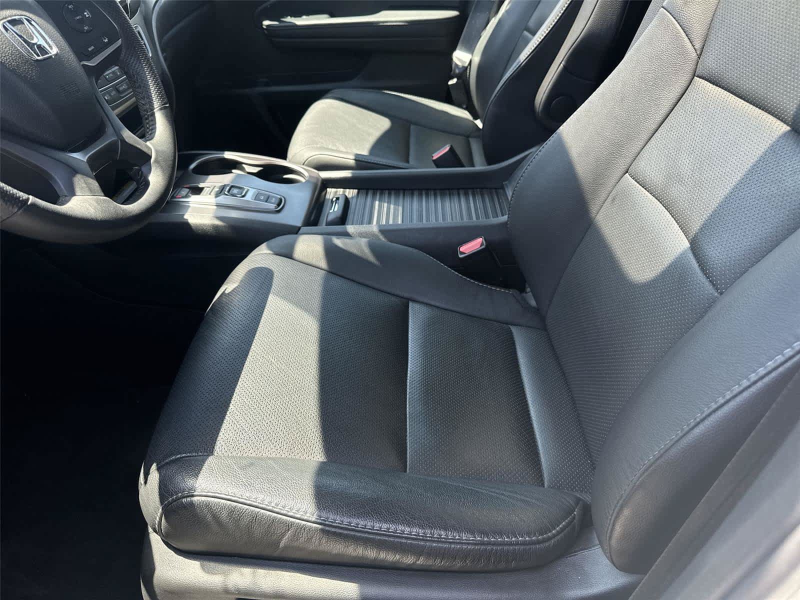 Used 2023 Honda Passport EX-L image 12