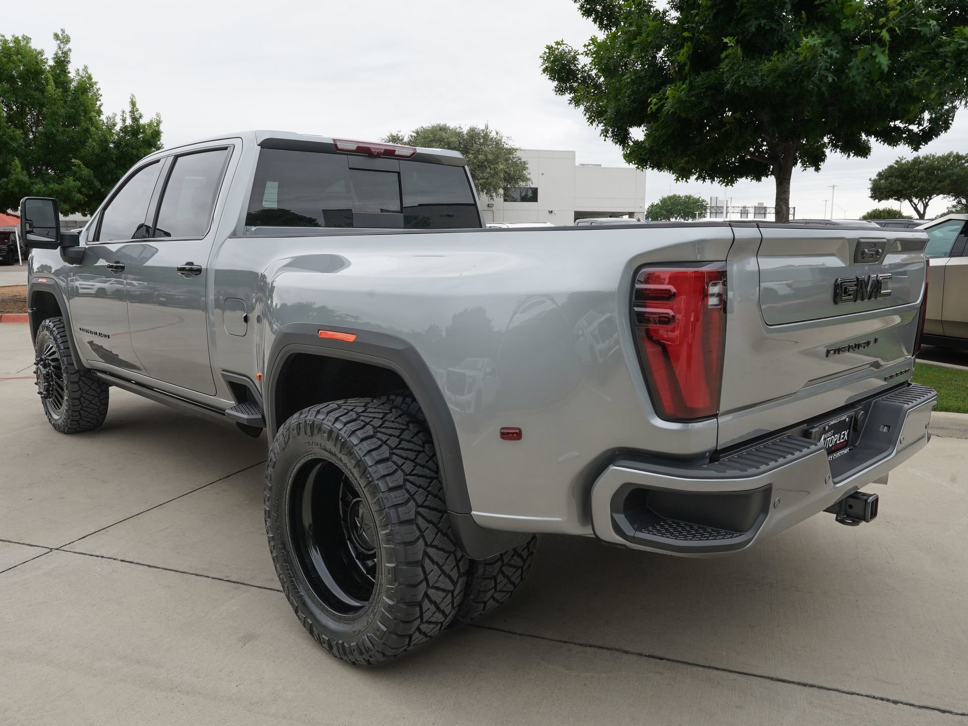Used 2026 GMC Sierra 3500 Denali Ultimate AWD/4WD image 7