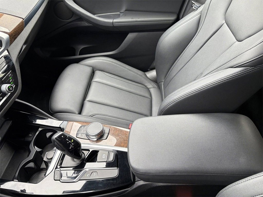 Used 2019 BMW X4 xDrive30i w/ Driving Assistance Package image 23