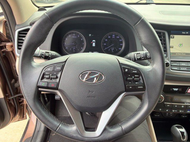 Used 2016 Hyundai Tucson Limited w/ Option Group 03 FWD image 5