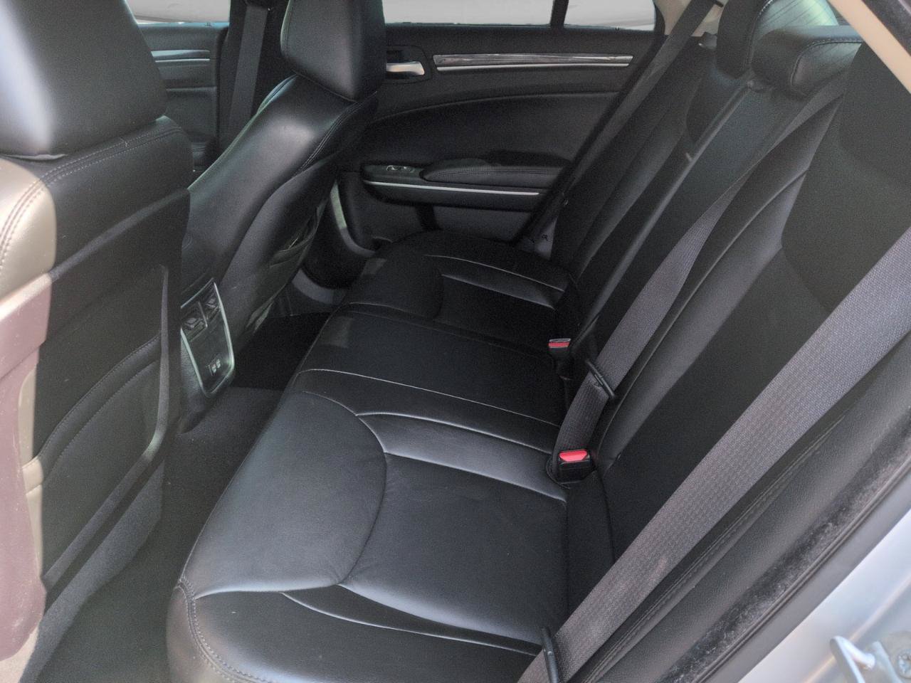 Used 2019 Chrysler 300 Touring w/ Quick Order Package 2EF RWD image 28