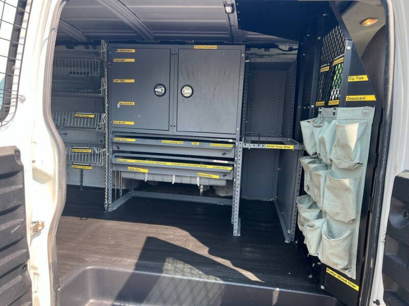 Used 2012 Chevrolet Express 2500 image 9