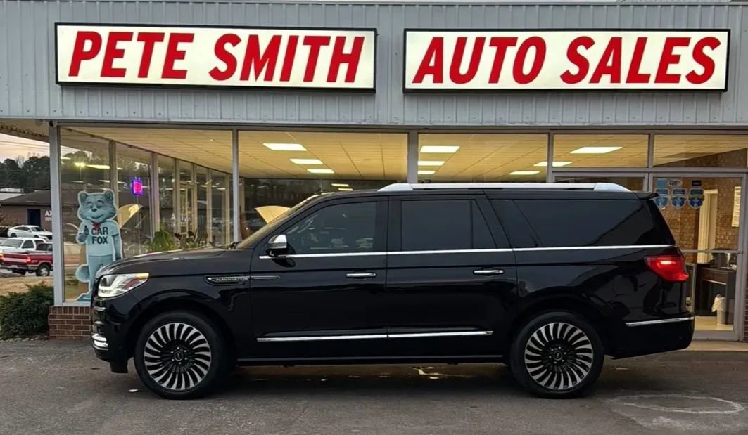 Used 2019 Lincoln Navigator L Black Label w/ Cargo Package image 2