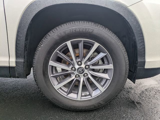 Used 2019 Toyota Highlander XLE image 11