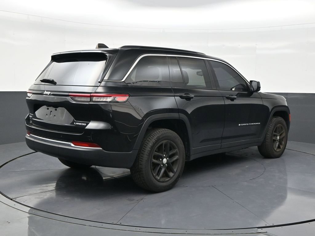 Used 2024 Jeep Grand Cherokee Laredo X w/ Luxury Tech Group I AWD/4WD image 5