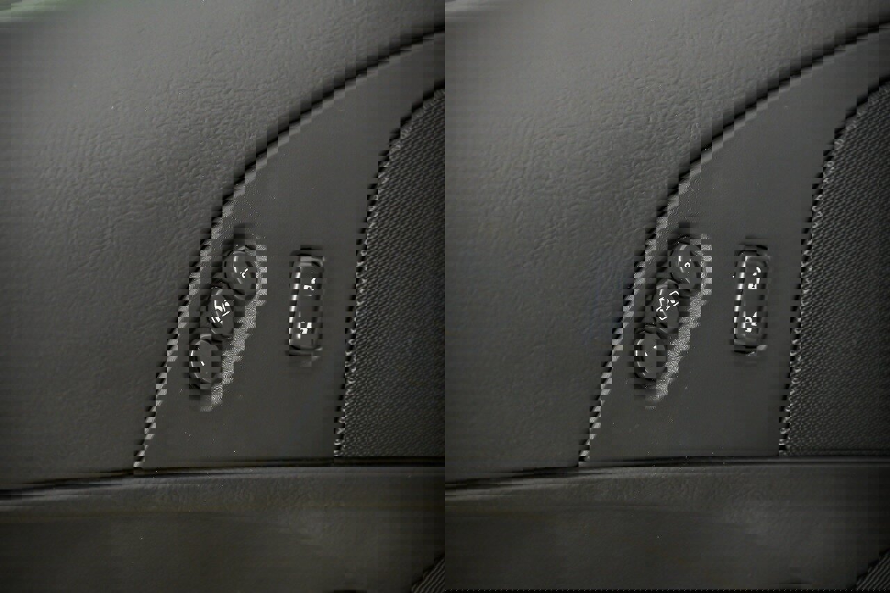 Used 2006 Chevrolet Corvette Z06 w/ Preferred Equipment Group image 19