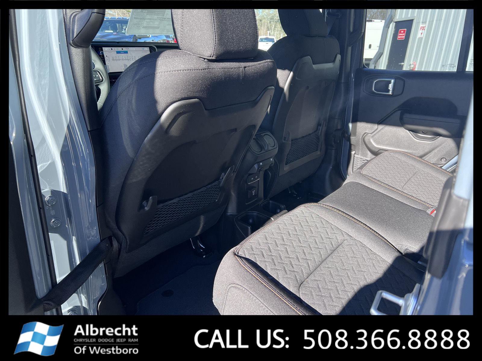 New 2026 Jeep Gladiator Mojave w/ Safety Group image 12