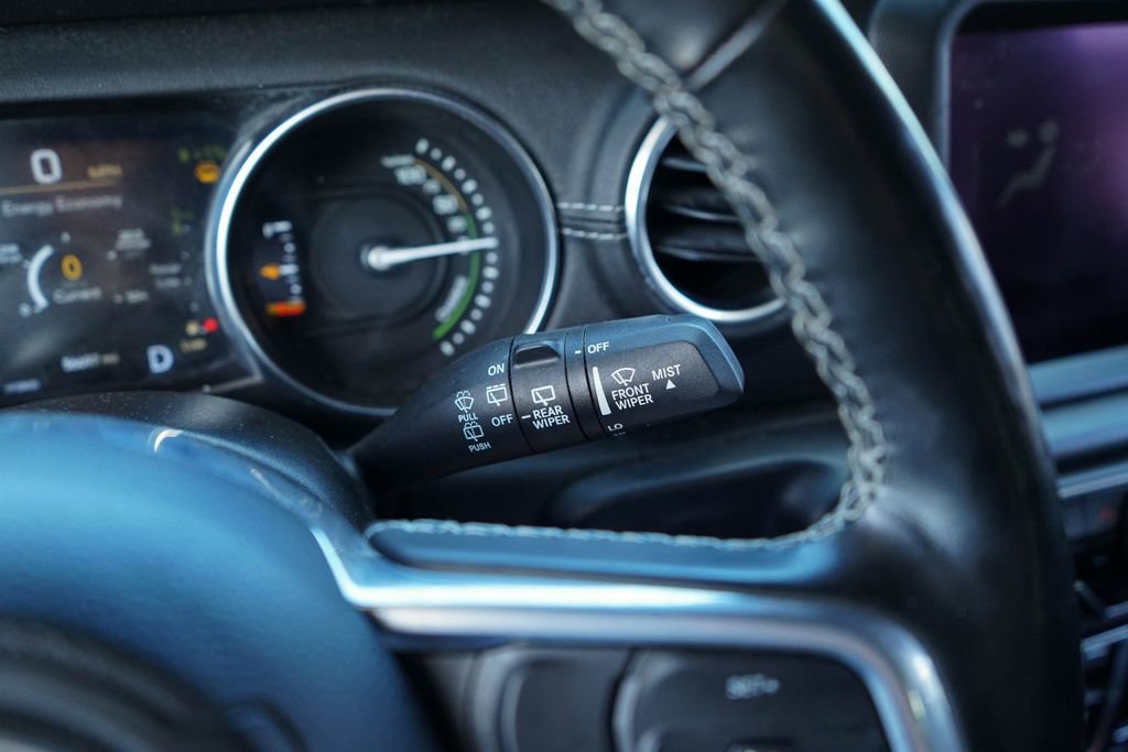 Used 2022 Jeep Wrangler Unlimited Sahara w/ Cold Weather Group image 33