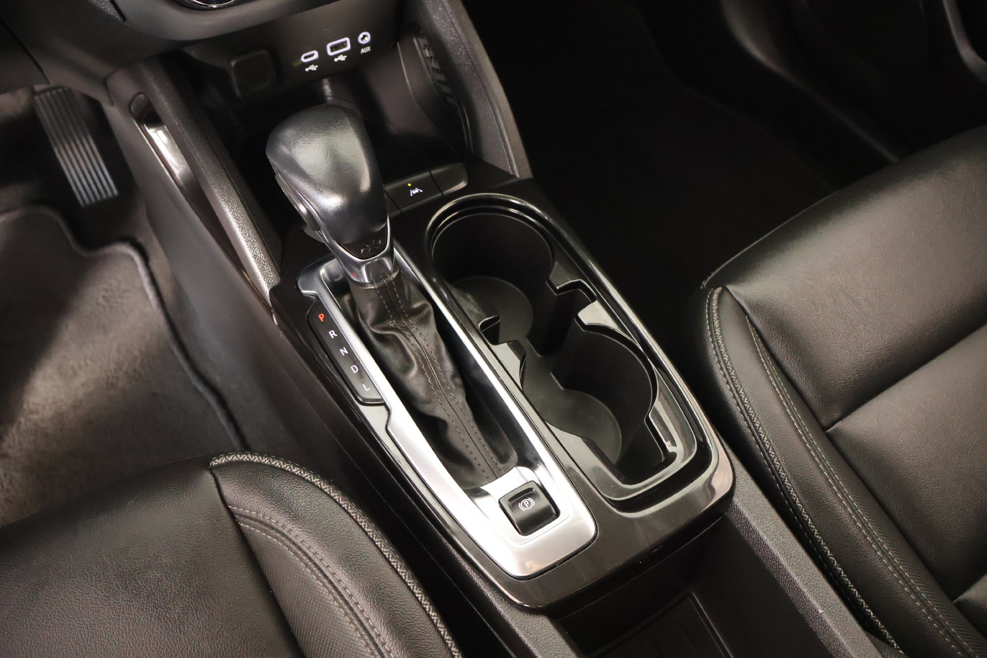 Used 2022 Chevrolet TrailBlazer LT w/ Premium Seating Package FWD image 8