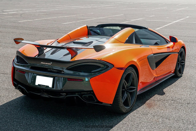 Used 2019 McLaren 570S Spider image 8